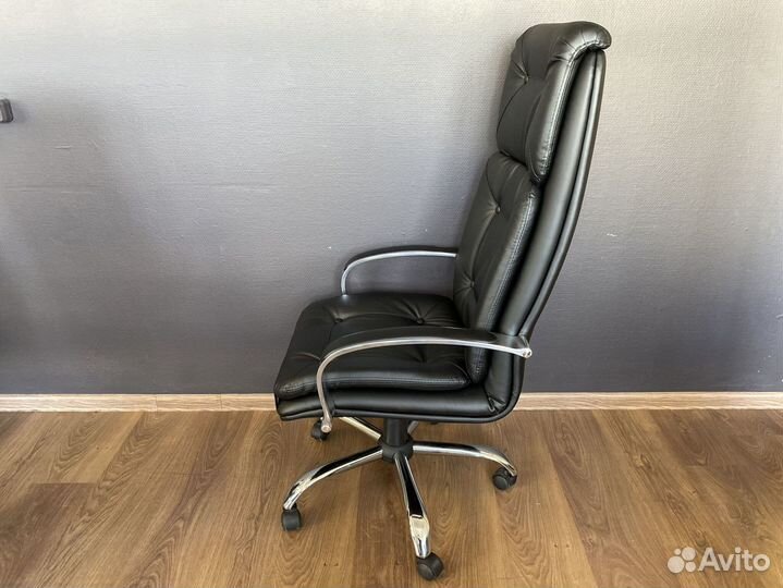 Компьютерное кресло. Гарантия 1 год