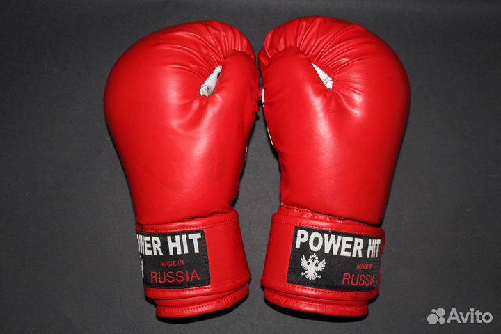 Боксерские перчатки 8 унций. Россия