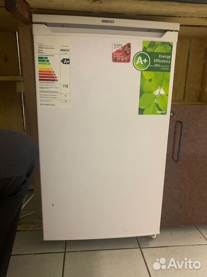 Холодильник маленький