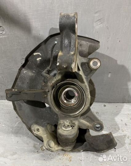 Ступица передняя Toyota Estima R40