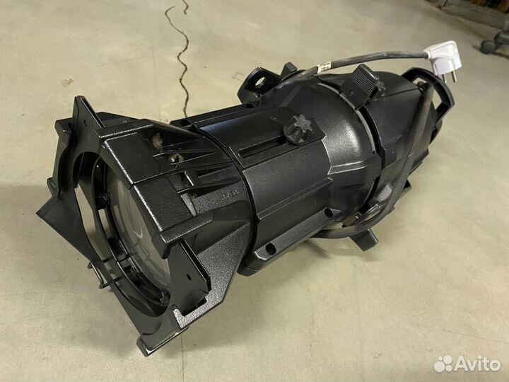 Прожектор профильный ETC Source Four zoom 750 W