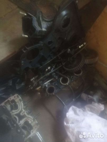Блок,головка,коллектор и другие зап части.2112