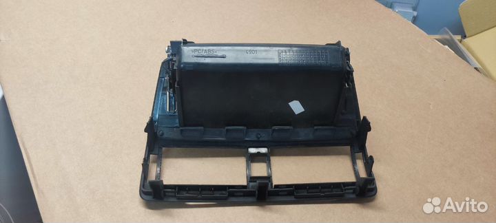 Дефлектор воздушный с бардачком Шкода Октавия А5