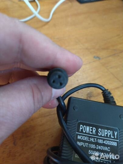 Зарядное на гироскутер