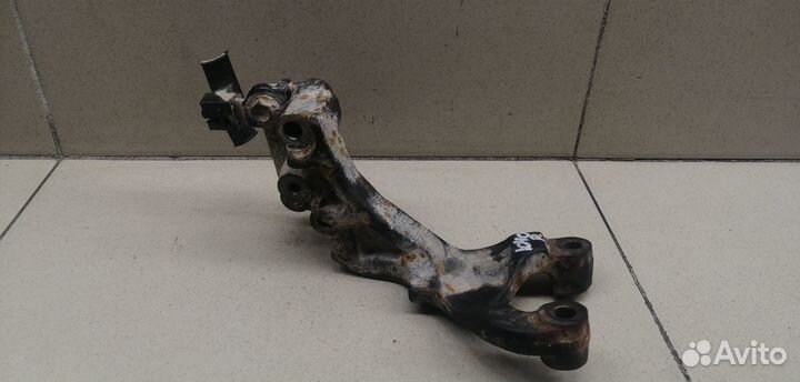 Кронштейн (сопут. товар) Hi Lux 2015