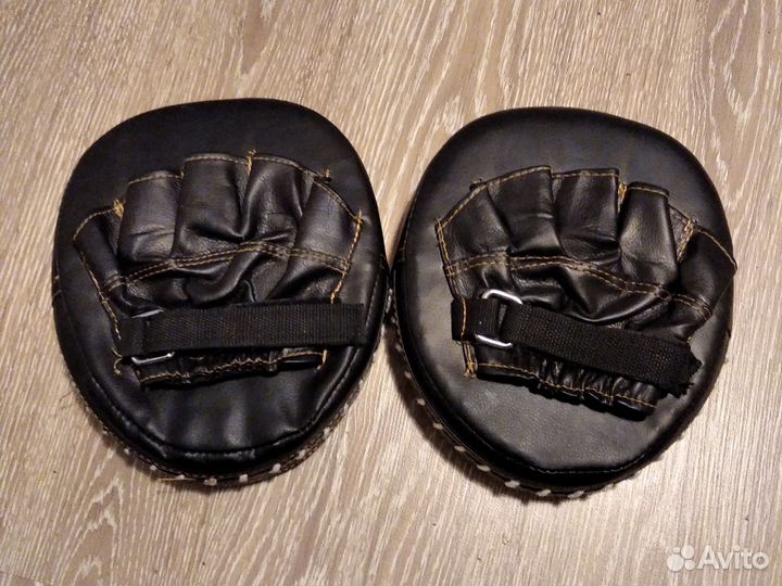 Боксерские лапы новые