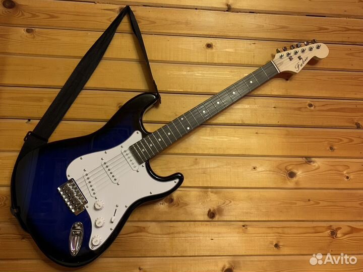 Электро гитара с комбиком стратокастер