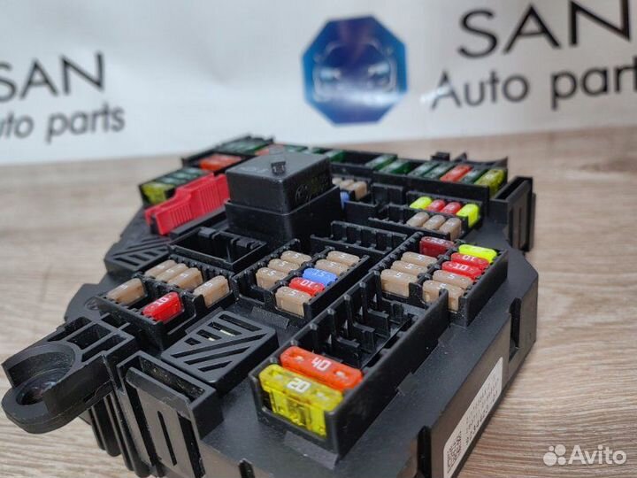 Блок предохранителей задний Bmw 5 F10 N63B44 2011