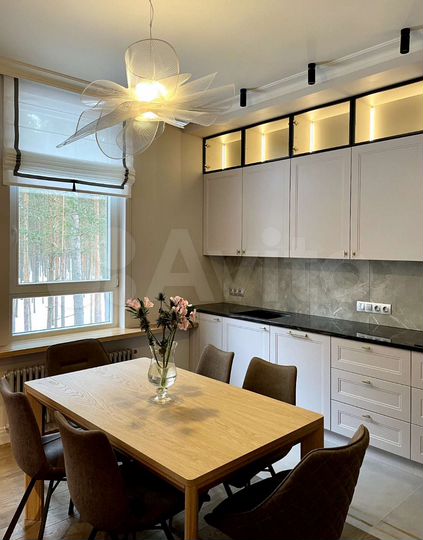 3-к. квартира, 118 м², 3/5 эт.