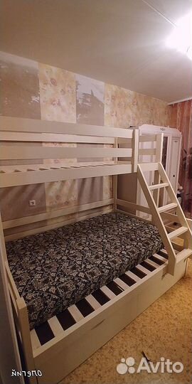 Детская двухъярусная кровать