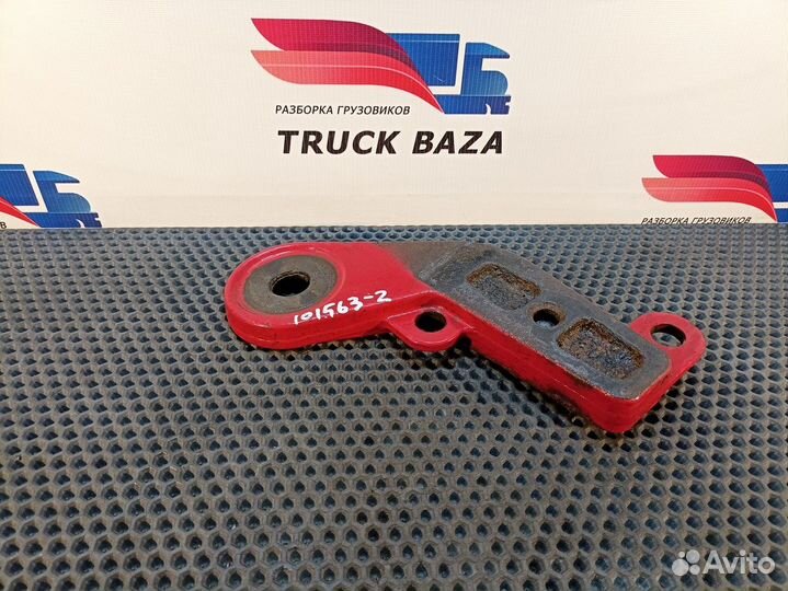 Кронштейн амортизатора переднего правый