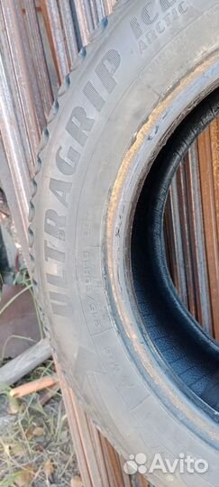 Goodyear UltraGrip 215/60 R16 99T