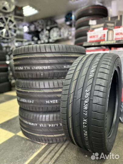 Kumho Ecsta PS71 245/45 R17 99Y