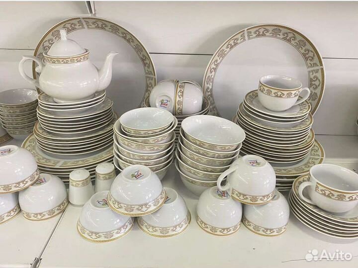 Набор столовой посуды на 12 персон