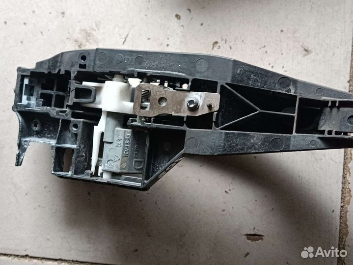 Ручка задняя правая Peugeot 308