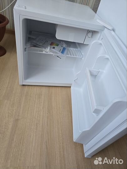 Холодильник новый 24г.в коробке