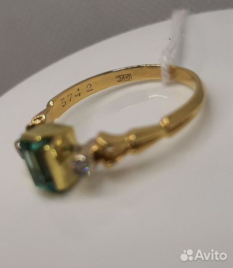 Золотое кольцо СССР 750 бриллианты изумруд