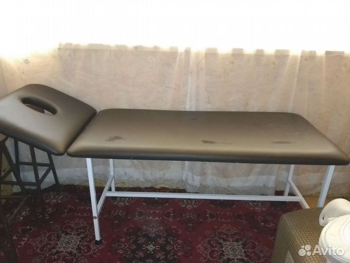 Массажная кушетка