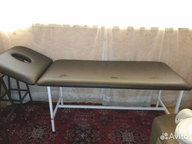 Массажная кушетка