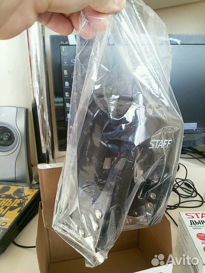 Дырокол staff