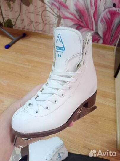 Коньки фигурные для девочки