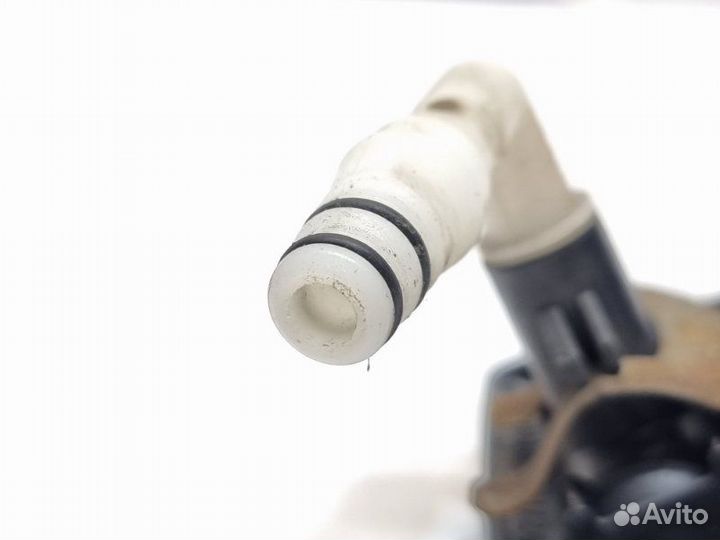 Форсунка омывателя передняя правая Land Rover