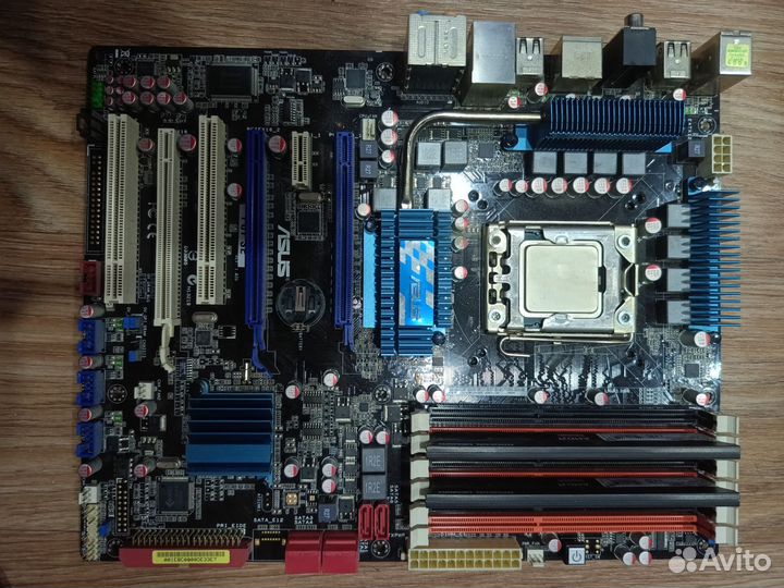 Материнская плата с процессором и памятью