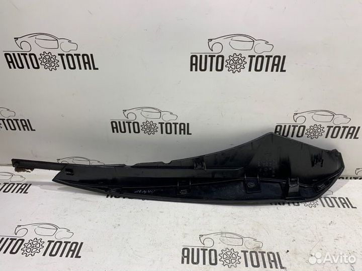 Обшивка стойки задняя правая Bmw 745 E65 N62B44