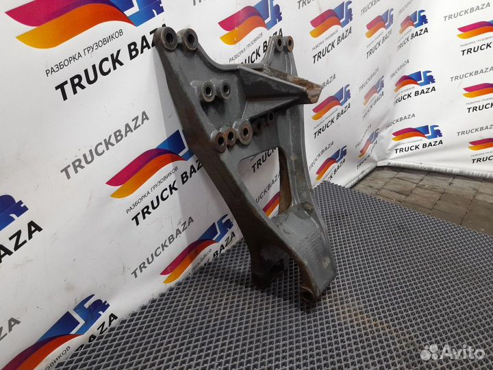 Кронштейн реактивной тяги левый