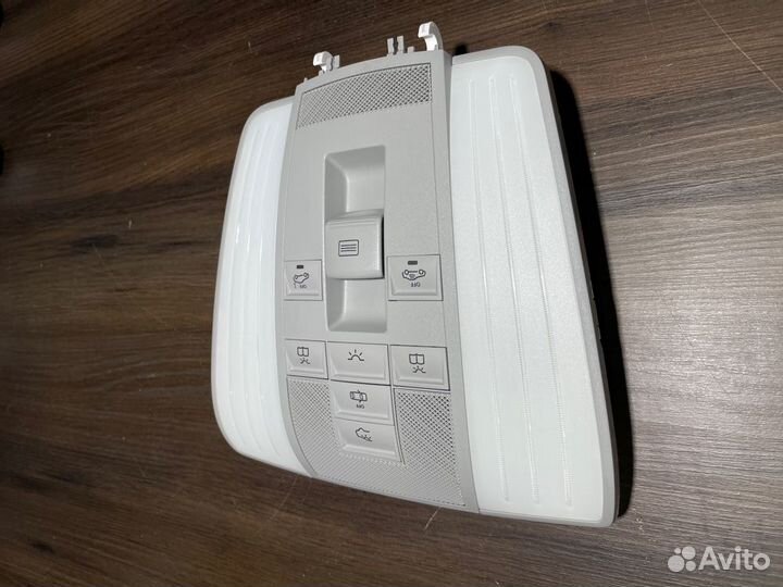 Плафон освещения передний Mercedes-Benz E-Class