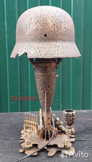 Антуражный светильник из немецкой каски и штыком