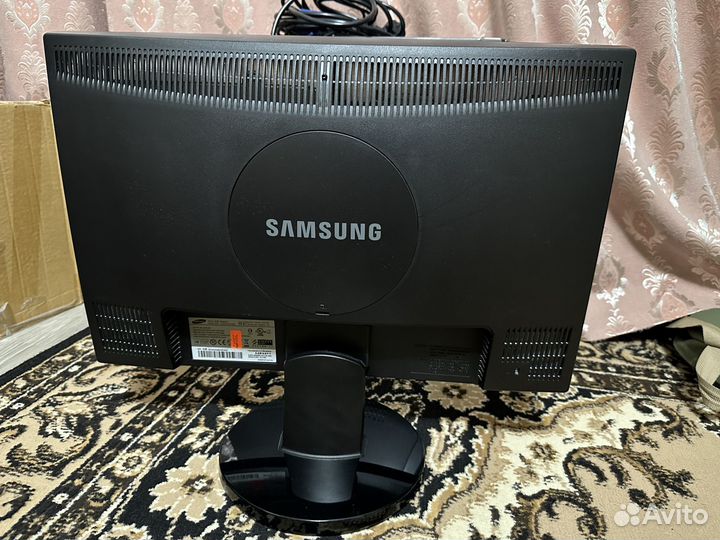 Монитор Samsung 22 дюйма