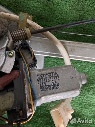 Стеклоподъемник передний правый Toyota Mark Ii