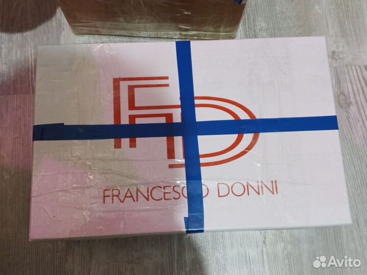 2 пары обуви