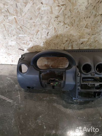 Торпедо Renault Logan 1 рестайлинг