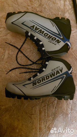 Комплект беговых лыж с ботинками