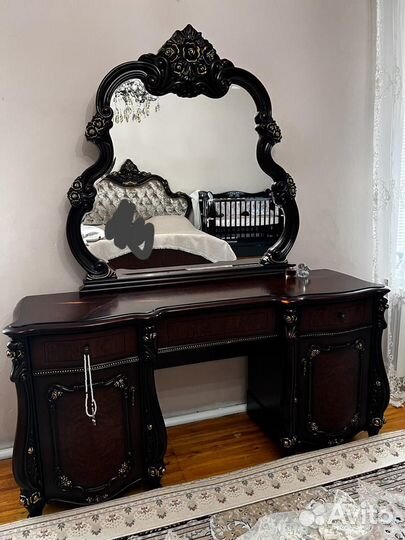 Спальный гарнитур