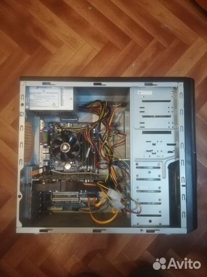 Intel core i5, 8 GB ram, radeon hd 6870 1gb,1tb HD