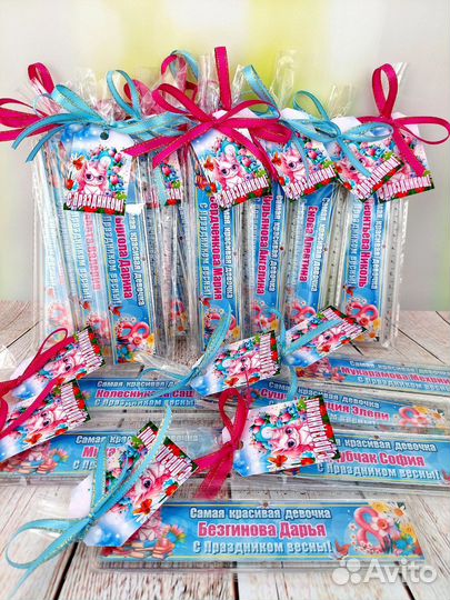 Ручки и линейки на 23 февраля/8 марта