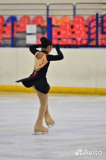 Костюм для фигурного катания