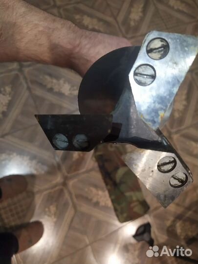 Ледобур титановый бу 130,на три ножа