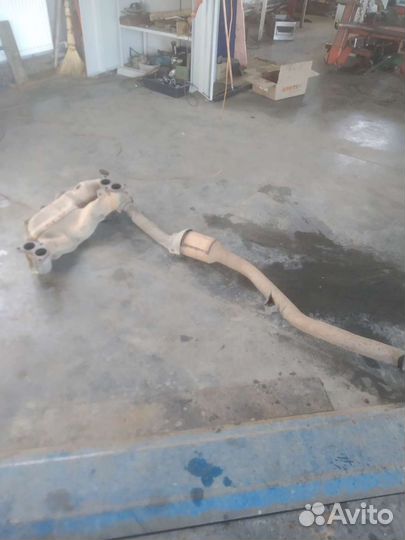 Продаю глушитель на Субару Форестер 3(переднюю час