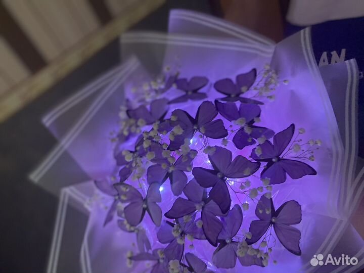 Светящиеся букеты из бабочек в наличии и под заказ