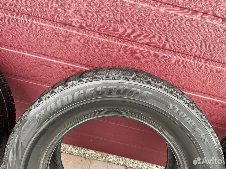 Bridgestone Blizzak Revo GZ 215/65 R16
