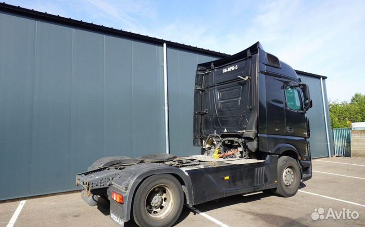 Pазбираем грузовик Mercedes-Benz Actros mpiv с 201