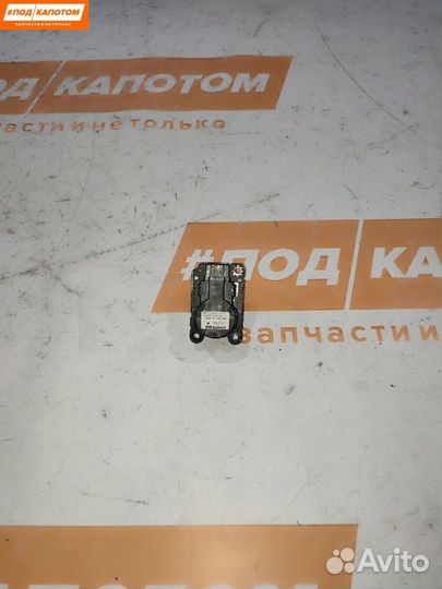 Моторчик заслонки печки Mitsubishi Outlander