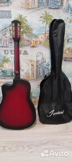 Акустическая гитара