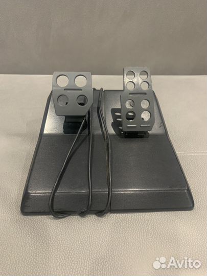 Игровой руль logitech