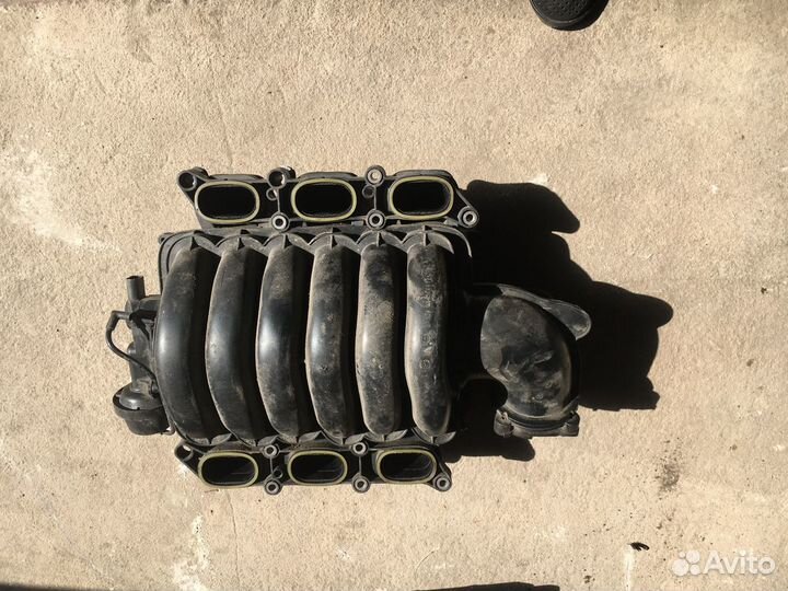 Коллектор впускной Ауди А6 С6 (двигатель 3.2)