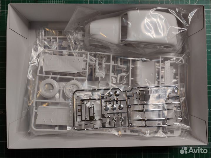 Сборная модель 1/24 Tamiya Toyota AA Type